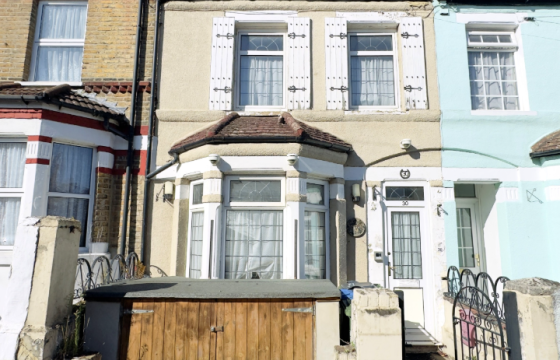 Modernisation in Plumstead photo